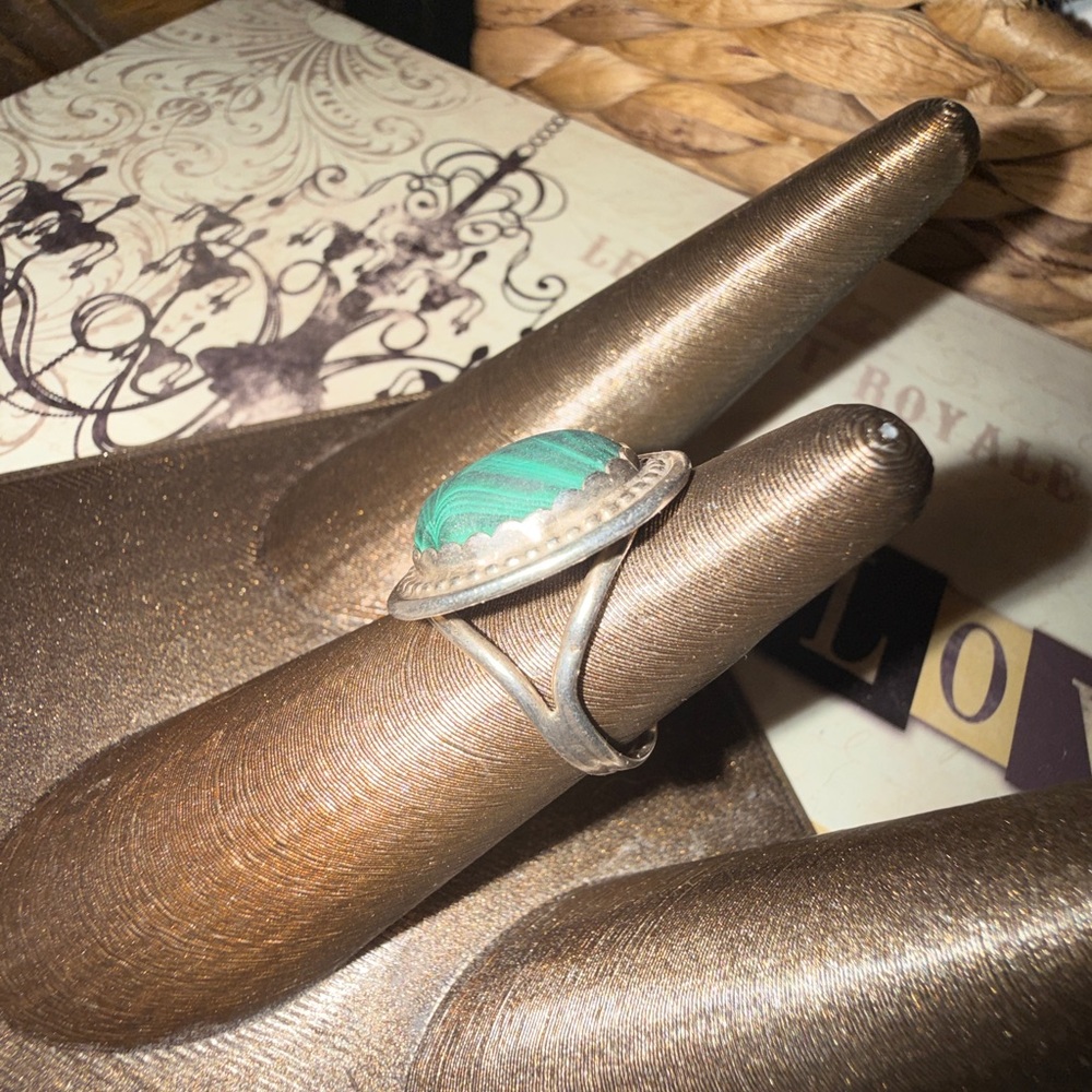 Green Malachite-Style Oval Statement Ring - image 7